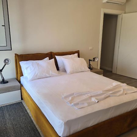 Old Beach Apartment Vlora Kültér fotó