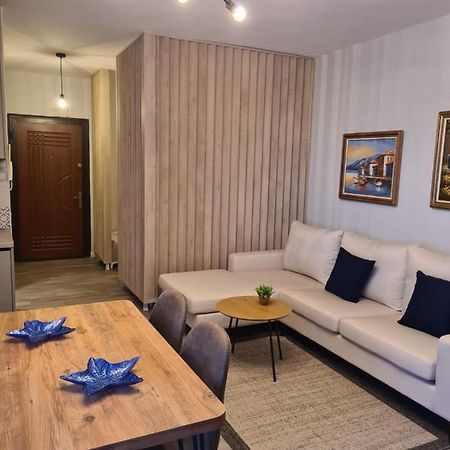 Old Beach Apartment Vlora Kültér fotó