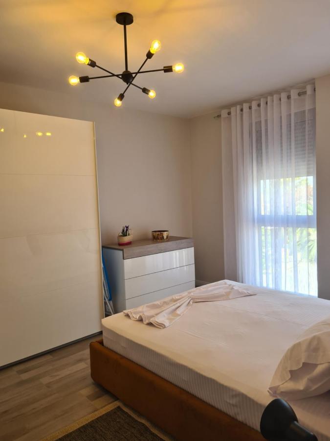 Old Beach Apartment Vlora Kültér fotó