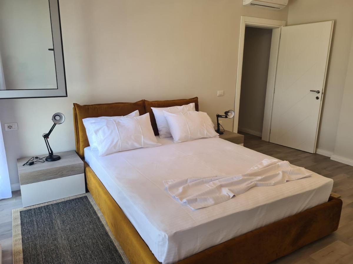 Old Beach Apartment Vlora Kültér fotó