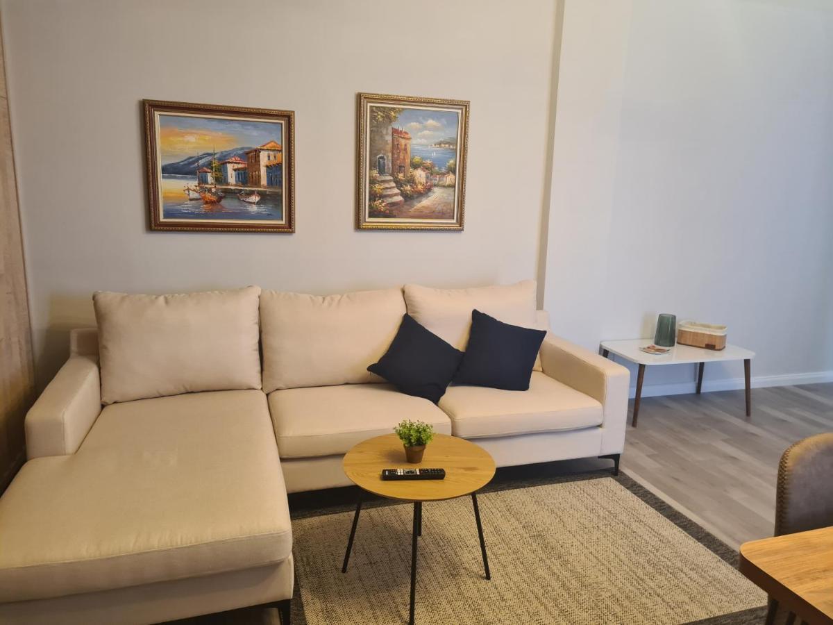 Old Beach Apartment Vlora Kültér fotó