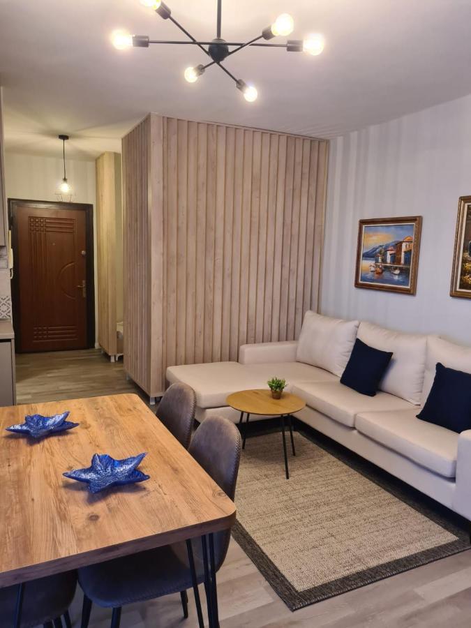 Old Beach Apartment Vlora Kültér fotó