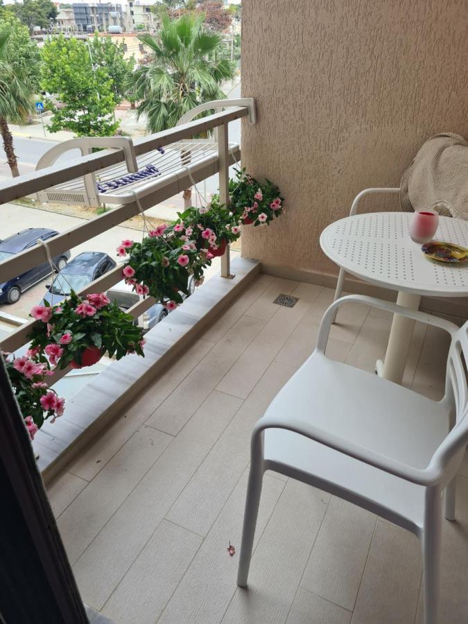 Old Beach Apartment Vlora Kültér fotó
